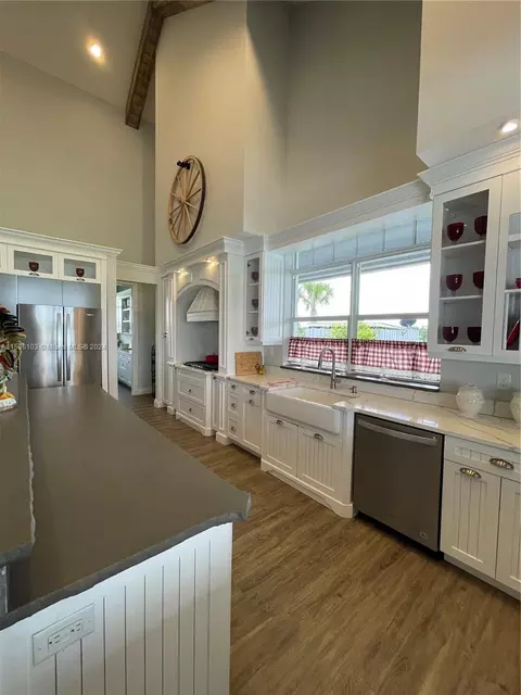 Kitchen - 25601 SW Hannahs Path, Okeechobee, FL 34974 photo 5 of 5
