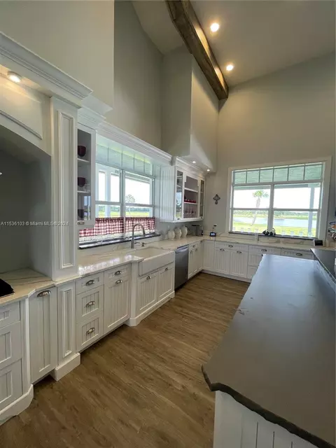 Kitchen - 25601 SW Hannahs Path, Okeechobee, FL 34974 photo 2 of 5