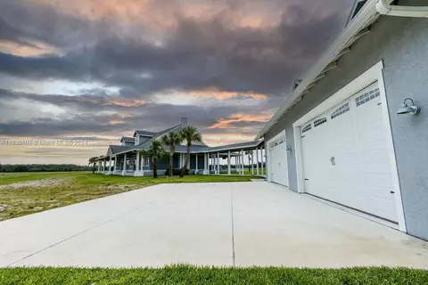Exterior - 25601 SW Hannahs Path, Okeechobee, FL 34974 photo 12 of 16