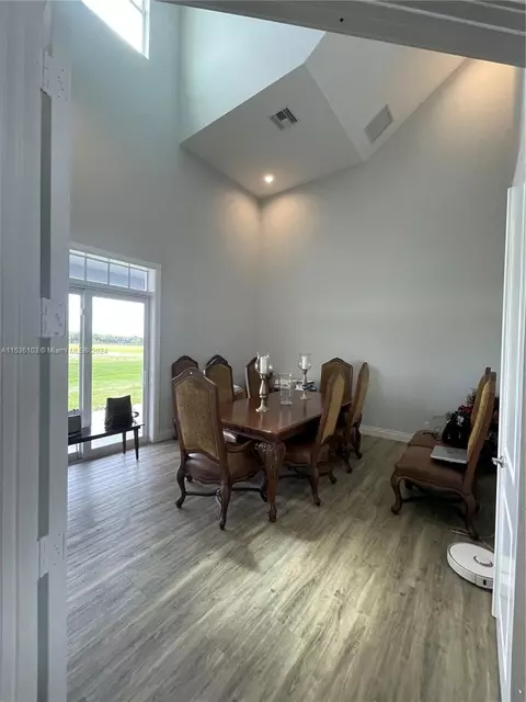Dining - 25601 SW Hannahs Path, Okeechobee, FL 34974 photo 4 of 5