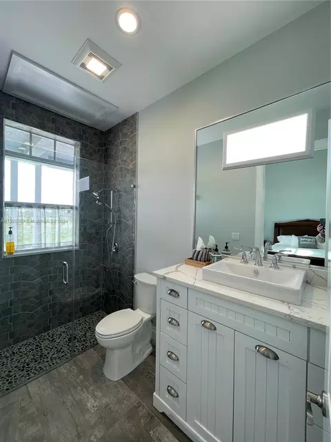 Bath - 25601 SW Hannahs Path, Okeechobee, FL 34974 photo 3 of 3