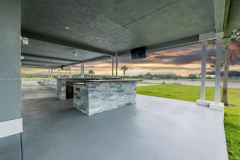 Exterior - 25601 SW Hannahs Path, Okeechobee, FL 34974 photo 5 of 16