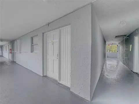 9353 Fontainebleau Blvd #A215, Miami, FL 33172