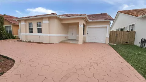 9002 NW 146th Ter, Miami Lakes, FL 33018