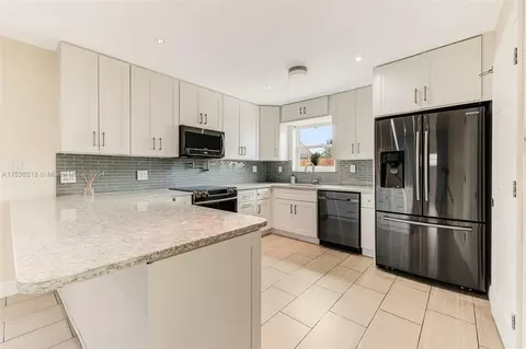 1212 N 31st Ct, Hollywood, FL 33021
