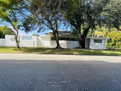 18490 SW 83rd Ave, Cutler Bay, FL 33157