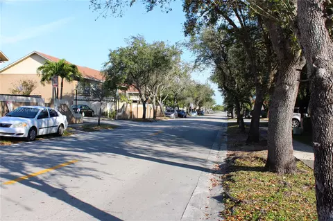 View/Area - 5255 W 26th Ave #2, Hialeah, FL 33016 photo 2 of 2