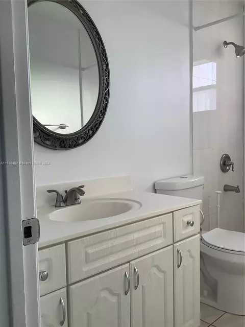Bath - 460 E 23rd St #501, Hialeah, FL 33013 photo 3 of 14