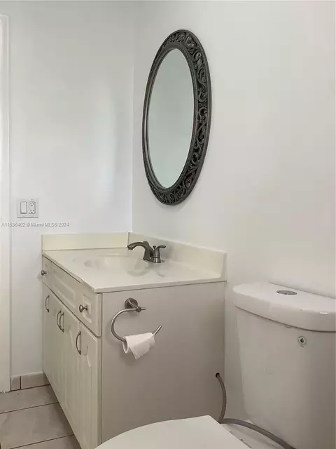 Bath - 460 E 23rd St #501, Hialeah, FL 33013 photo 8 of 14