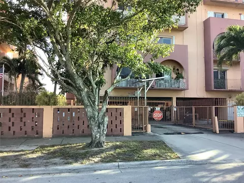 Exterior - 460 E 23rd St #501, Hialeah, FL 33013 photo 2 of 6