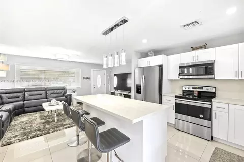 3206 Wilson St, Hollywood, FL 33021