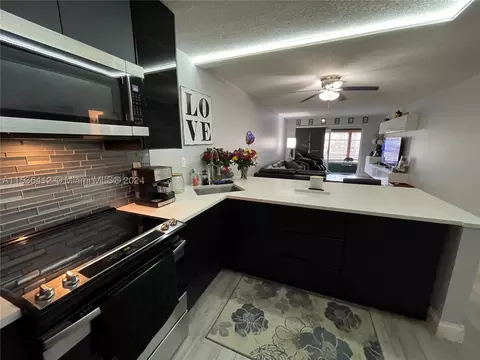 1751 NW 75th Ave #207, Plantation, FL 33313