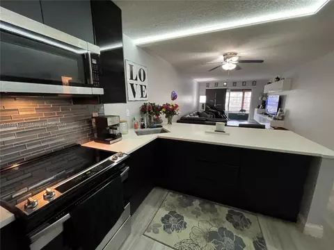 1751 NW 75th Ave #207, Plantation, FL 33313