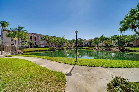 2906 S University Dr #10104, Davie, FL 33328