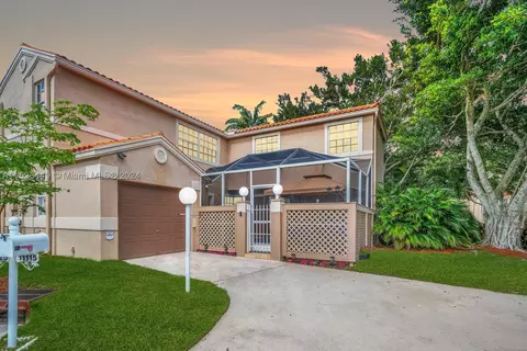 11115 Neptune Dr, Hollywood, FL 33026