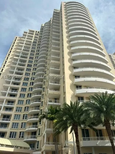 888 Brickell Key Dr #809, Miami, FL 33131