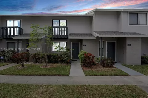 103 Shoreview Dr, Greenacres, FL 33463