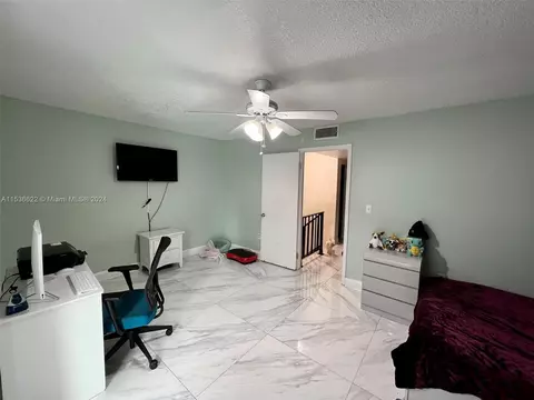 Other - 924 W 79th Pl, Hialeah, FL 33014 photo 9 of 12