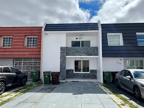 924 W 79th Pl, Hialeah, FL 33014