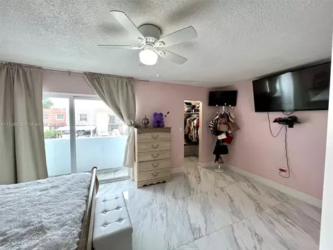 Bedroom - 924 W 79th Pl, Hialeah, FL 33014 photo 4 of 7