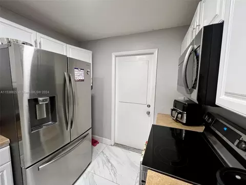 Other - 924 W 79th Pl, Hialeah, FL 33014 photo 4 of 12
