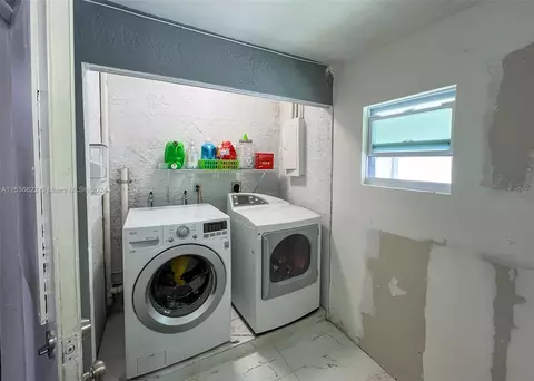 Other - 924 W 79th Pl, Hialeah, FL 33014 photo 6 of 12