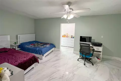 Bedroom - 924 W 79th Pl, Hialeah, FL 33014 photo 6 of 7
