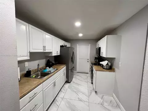 Other - 924 W 79th Pl, Hialeah, FL 33014 photo 2 of 12