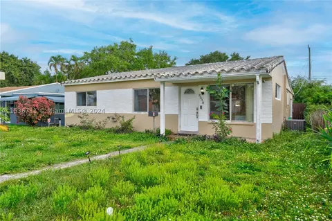2538 Coolidge St, Hollywood, FL 33020