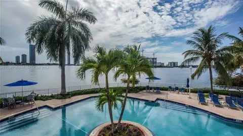 3370 Hidden Bay Dr #812, Aventura, FL 33180