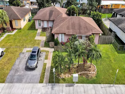 18765-67 SW 100th Ave, Cutler Bay, FL 33157