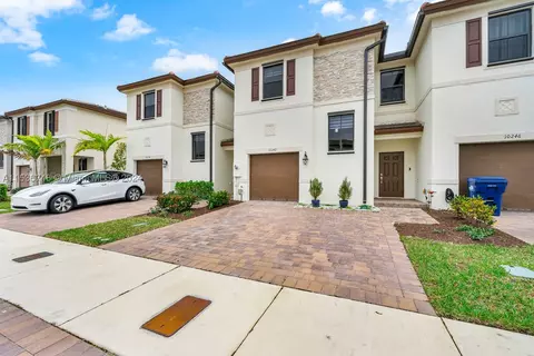 10242 SW 231st Ln, Miami, FL 33190