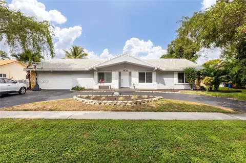 7401 SW 18th St, Plantation, FL 33317