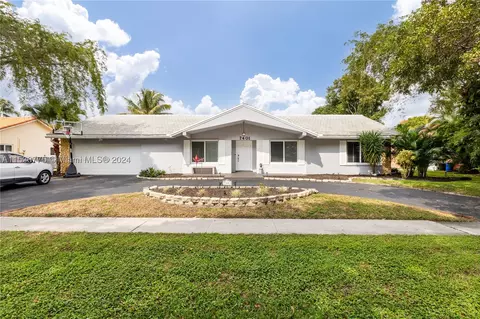 7401 SW 18th St, Plantation, FL 33317