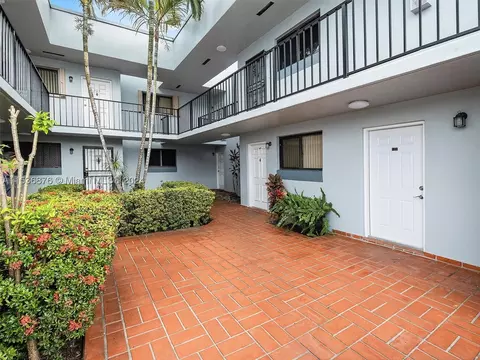 1270 W 41st St #105, Hialeah, FL 33012