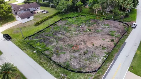 561 SW 113th Ave, Plantation, FL 33325