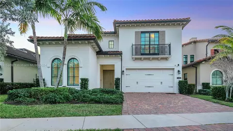 1118 SW 113th Way, Pembroke Pines, FL 33025