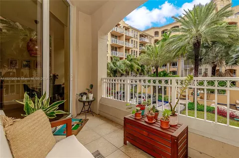 3001 NE 185th St #228, Aventura, FL 33180