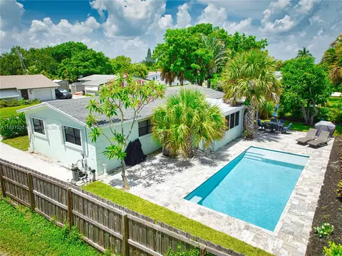 1861 Len Dr, North Palm Beach, FL 33408