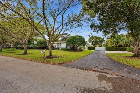 11840 SW 70th Ave, Pinecrest, FL 33156