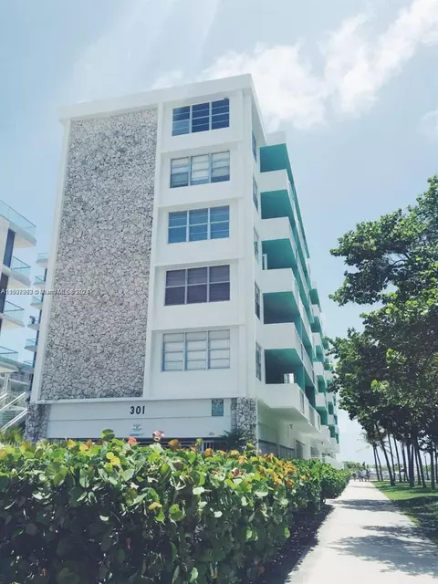 301 Ocean Dr #201, Miami Beach, FL 33139