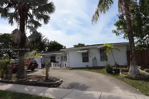 892 SW 70th Way, North Lauderdale, FL 33068