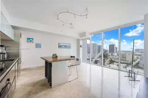1040 Biscayne Blvd #1805, Miami, FL 33132