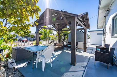 Exterior - 6220 E 4th Ave, Hialeah, FL 33013 photo 4 of 4