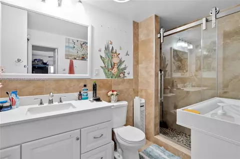 Bath - 6220 E 4th Ave, Hialeah, FL 33013 photo 3 of 3