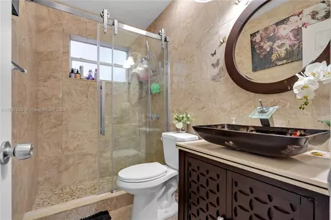 Bath - 6220 E 4th Ave, Hialeah, FL 33013 photo 1 of 3