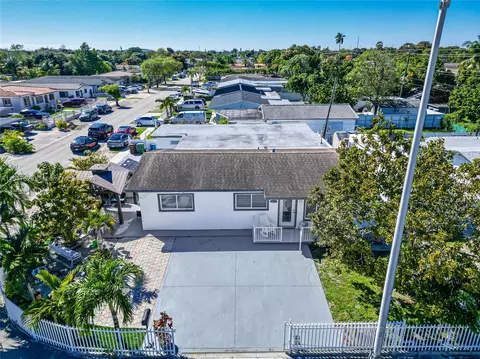 Exterior - 6220 E 4th Ave, Hialeah, FL 33013 photo 1 of 4