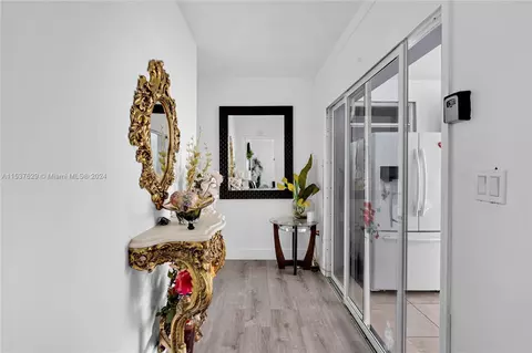 Entry Way - 6220 E 4th Ave, Hialeah, FL 33013 photo 2 of 3
