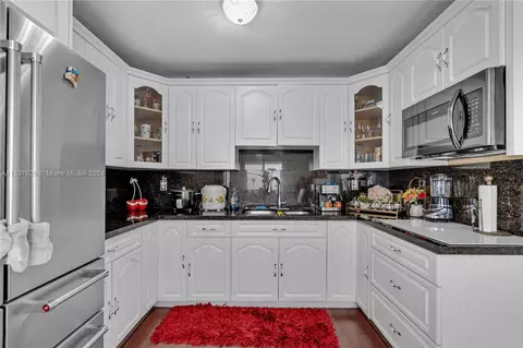 Kitchen - 6220 E 4th Ave, Hialeah, FL 33013 photo 1 of 1