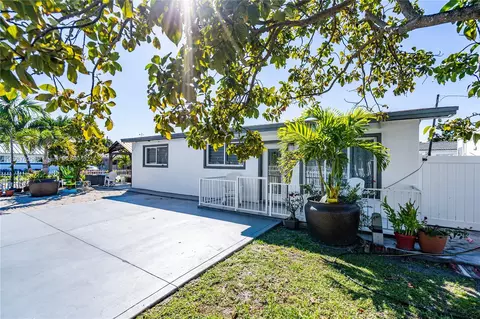 Exterior - 6220 E 4th Ave, Hialeah, FL 33013 photo 2 of 4